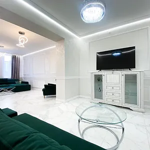 teodora-square-big-2-floors-apartments.hotelslviv.net/